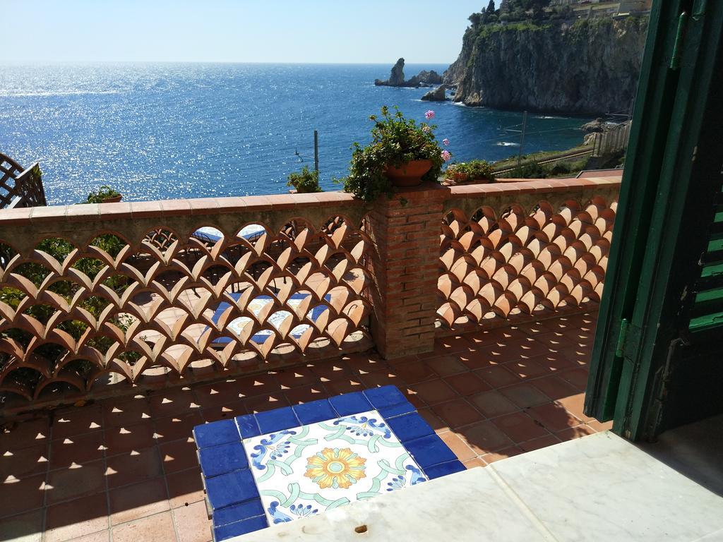 Isola Bella - Il Pescatore * Taormina
